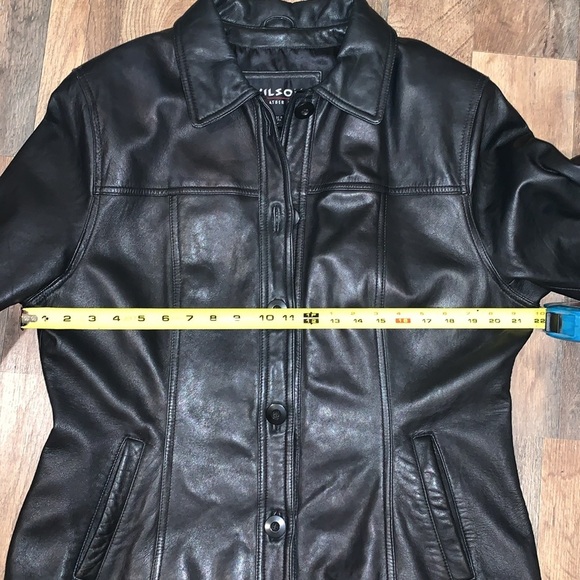 Vintage Wilson’s Leather Jacket. Size Large. Button down. Front pockets. Lined - Picture 10 of 11